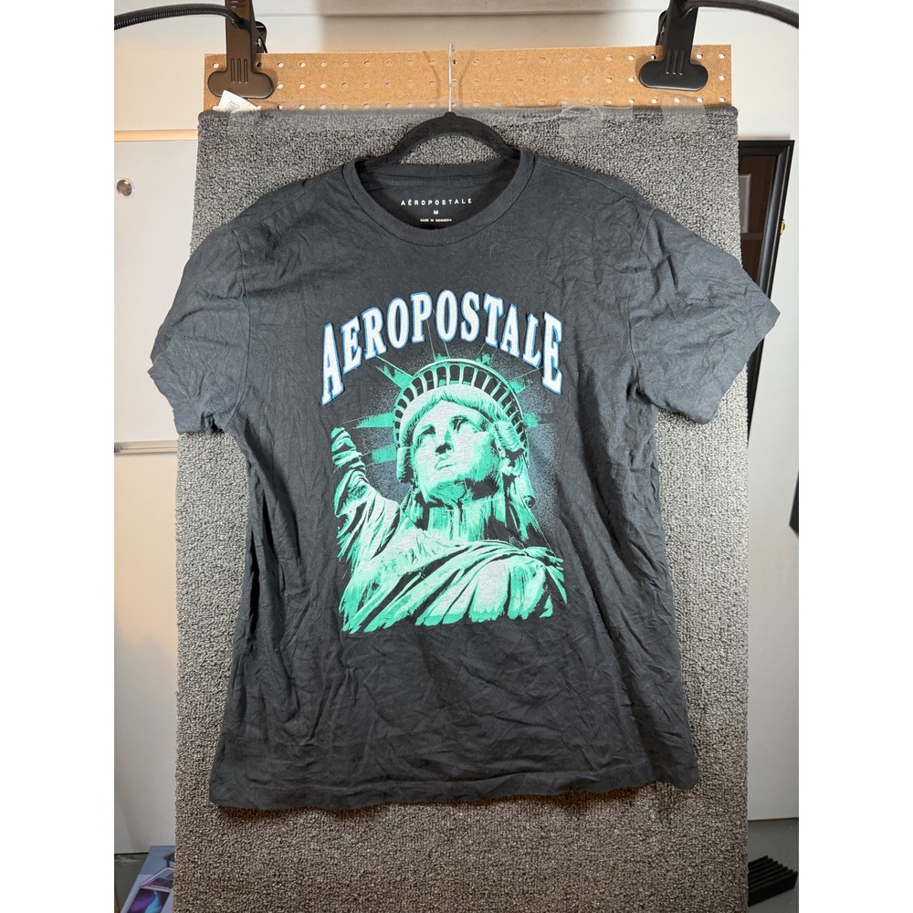 Aeropostale Graphic Tee Mens Medium Gray Statue of Liberty Puff Print T-Shirt